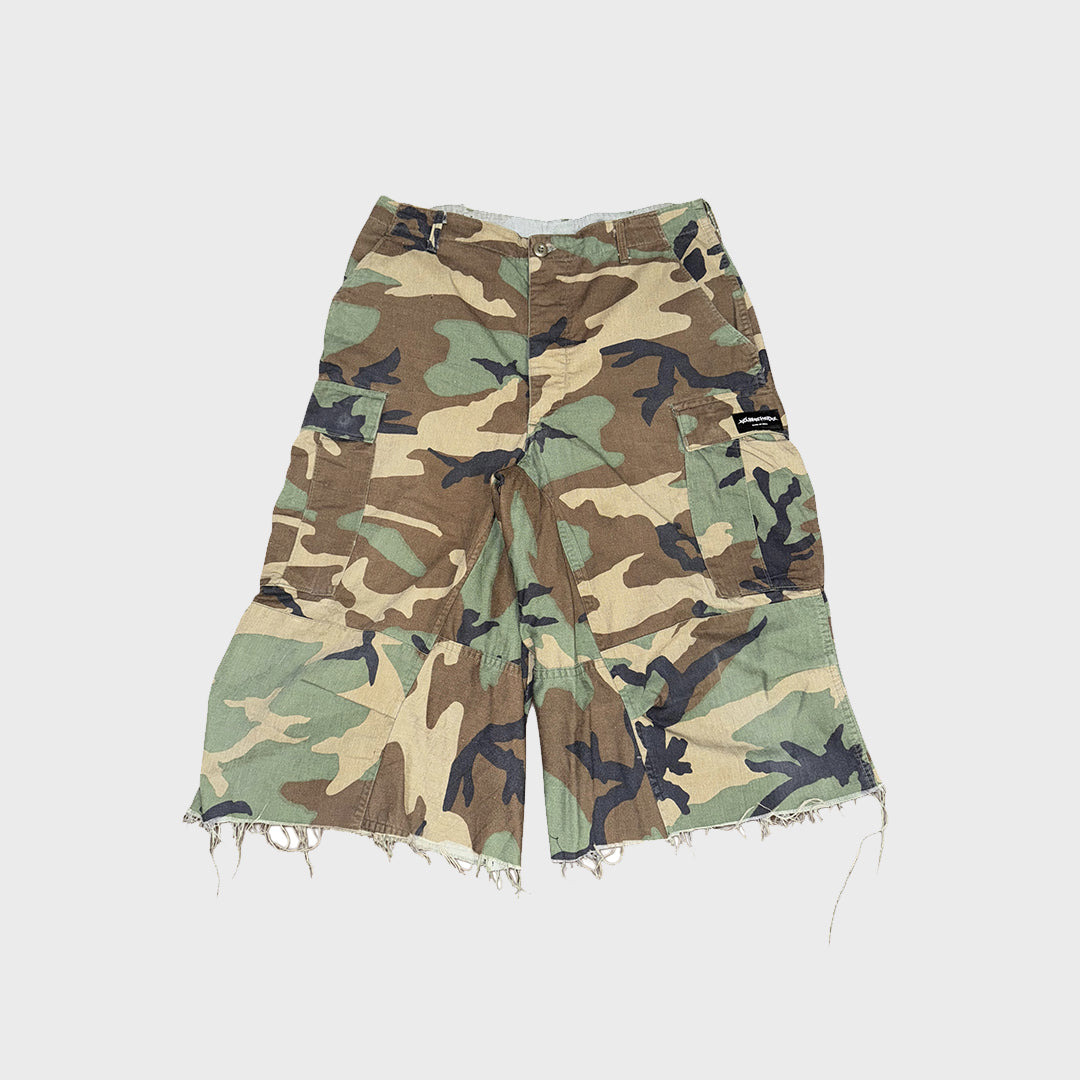 WOODLAND CAMO SHORTS