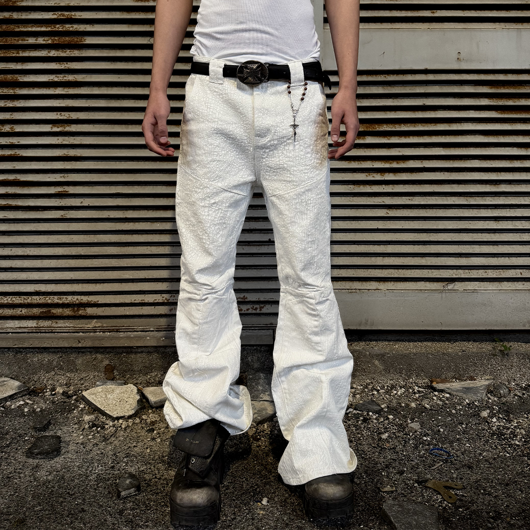 CRACK(PAIN)T FLARED JEANS