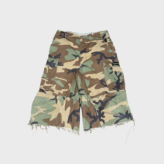 WOODLAND CAMO SHORTS