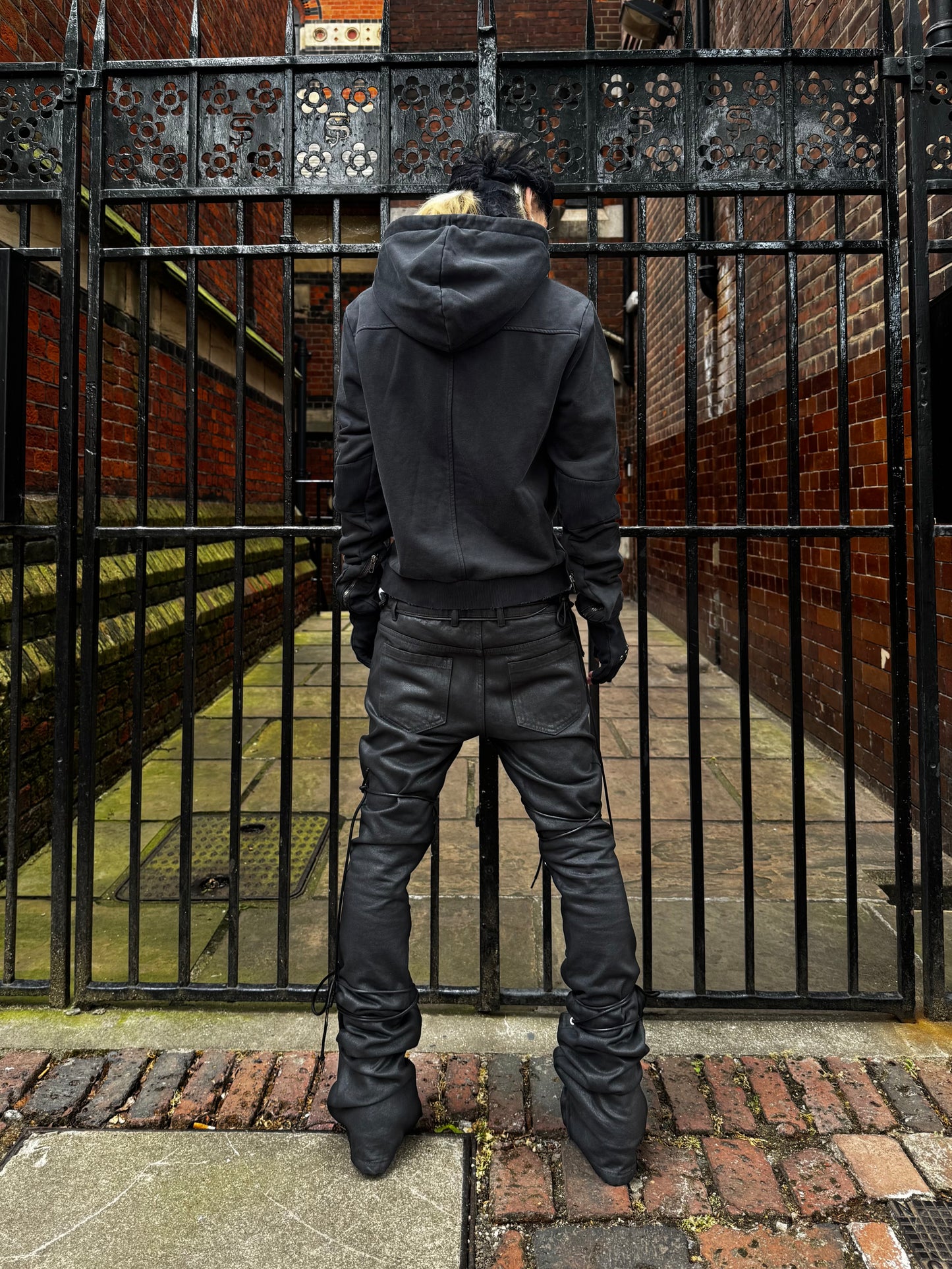 ARCH BOXER ZIP HOODIE AGED BLACK