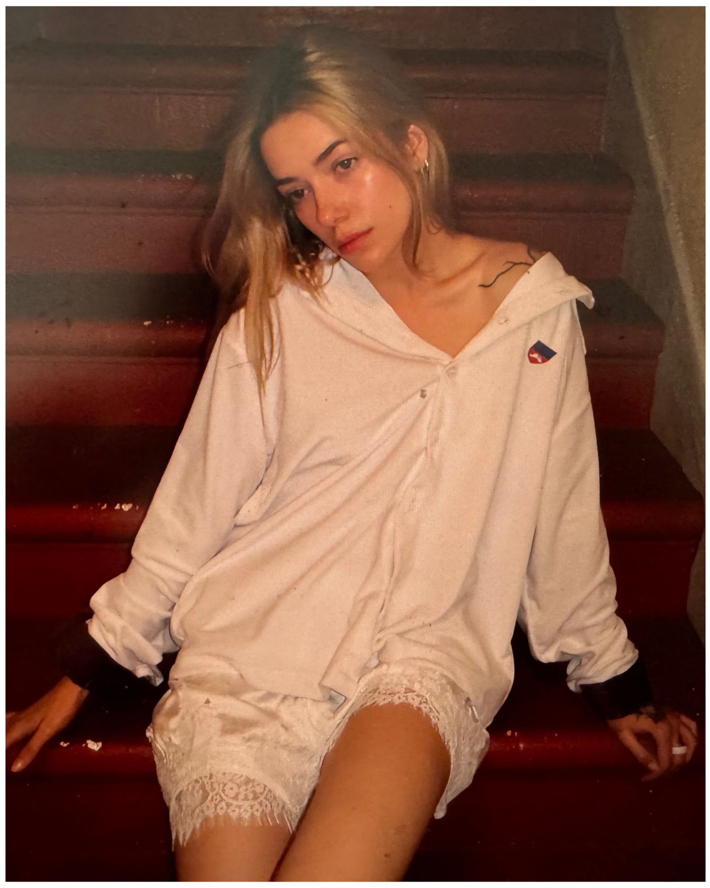 VELVET WHITE BUTTONS SHIRT