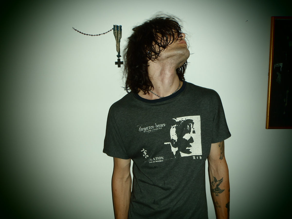 FORGOTTEN HEROES THIN COTTON T-SHIRT